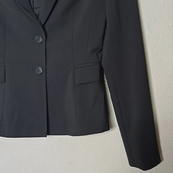 Hugo boss 2 buttom closure office formal virgen wool blend blazer. - Picture 3 of 8